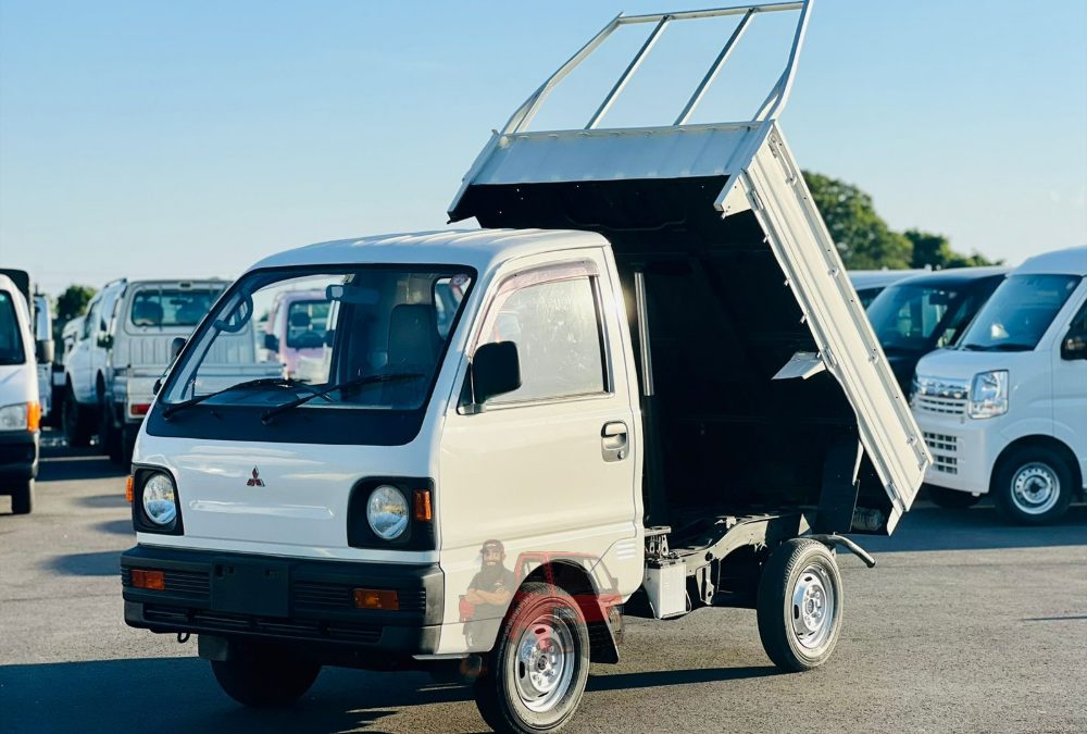 Mitsubishi Mini Cab Dump Truck 1992