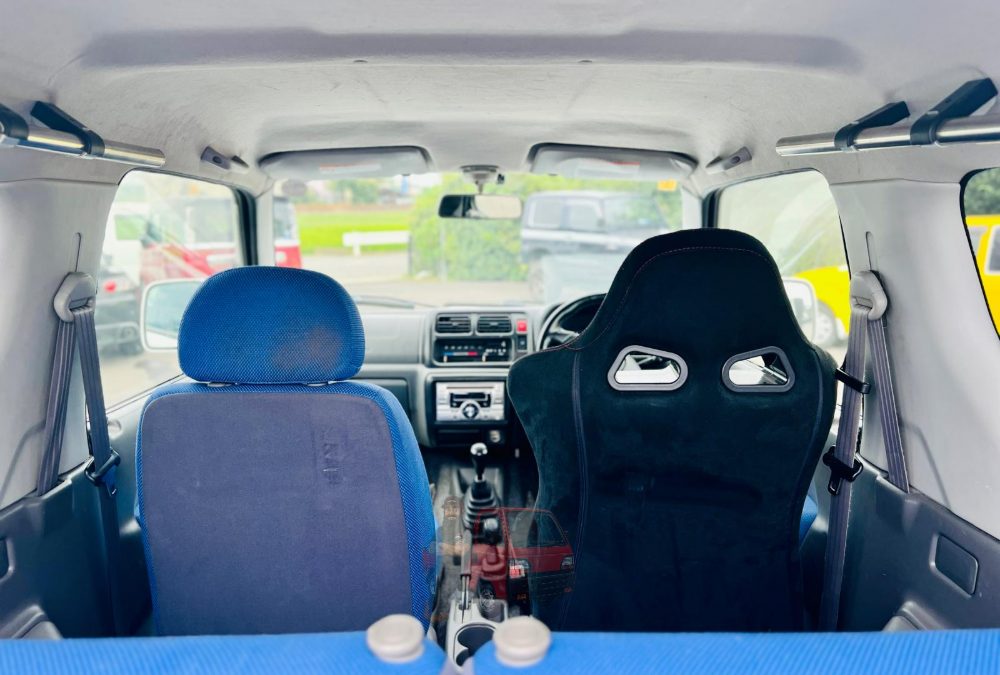 2001 Suzuki Jimny photo 11