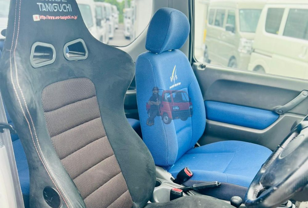 2001 Suzuki Jimny photo 15