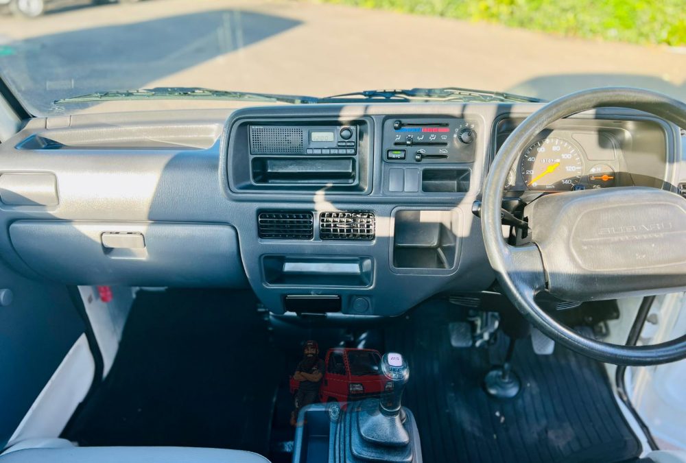 2001 Subaru Sambar Truck 4WD Manual photo 10