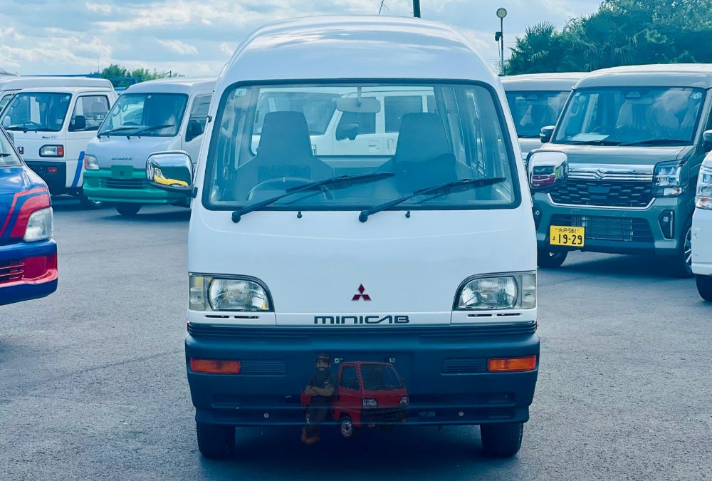 1998 Mitsubishi Minicab Van VX photo 3