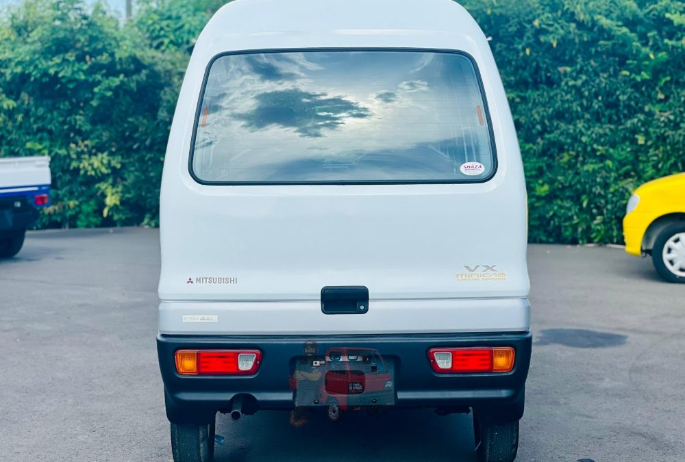 1998 Mitsubishi Minicab Van VX photo 6