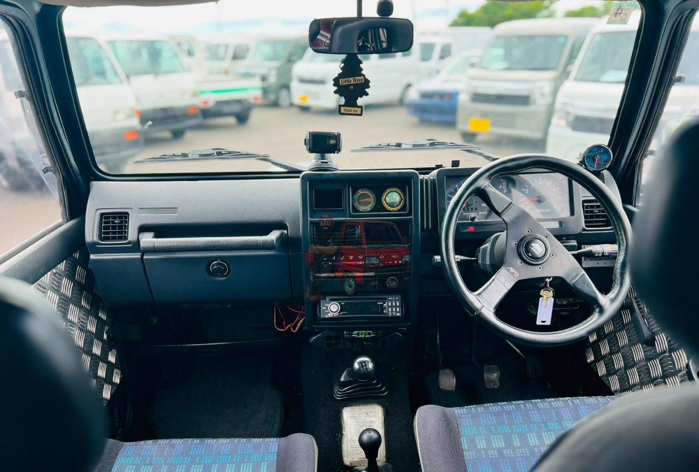 Suzuki Jimny 1993 photo 12