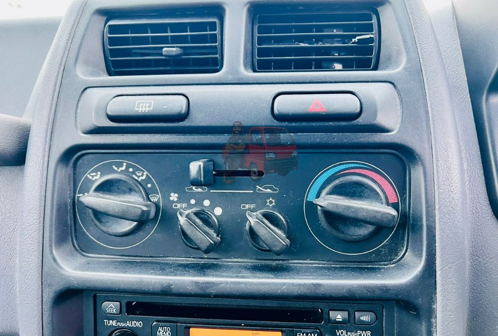 1998 Mitsubishi Pajero Mini photo 3