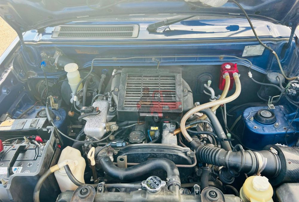 1999 Mitsubishi Pajero Mini 4WD photo 3