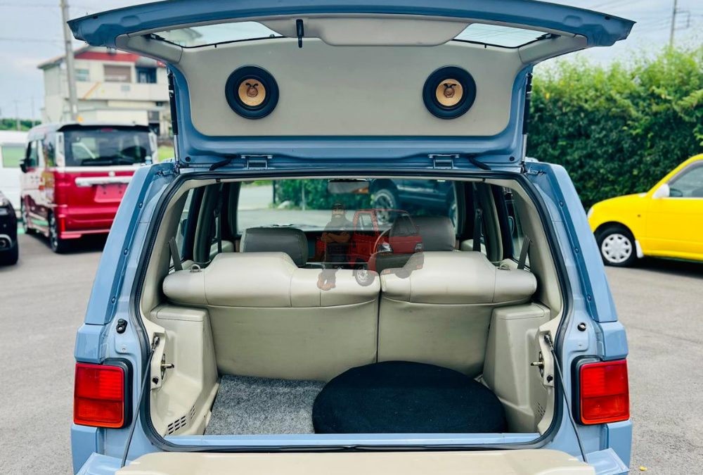 1998 Nissan Rasheen SUV photo 9