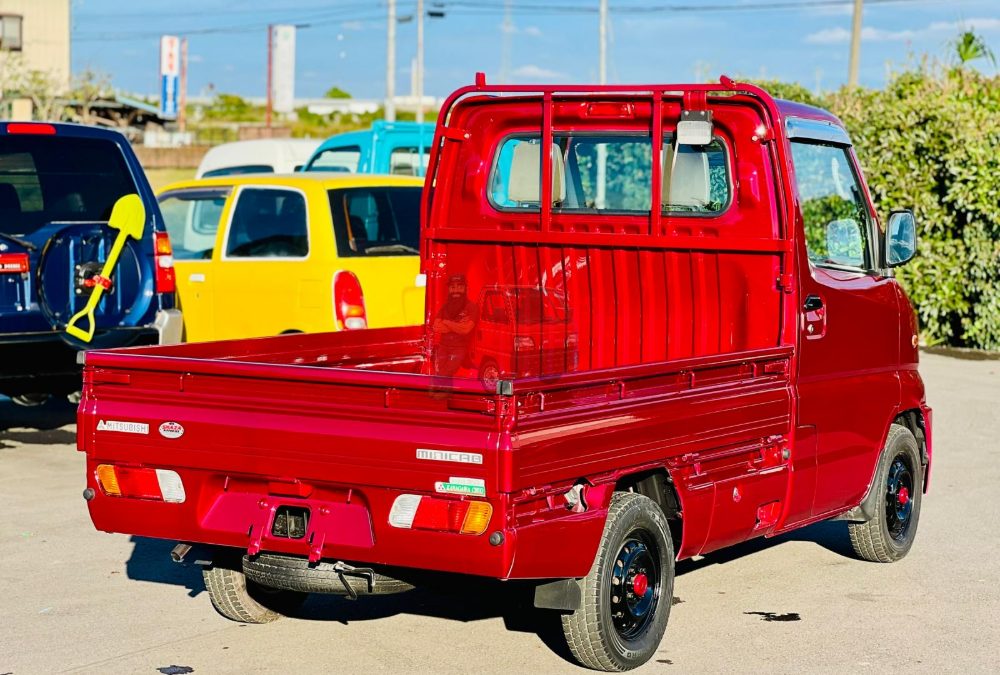 2000 Mitsubishi Minicab Truck 2WD photo 9