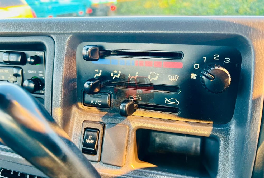 1999 Subaru Sambar Truck 4WD photo 11